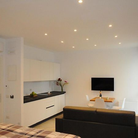 Aparthotel House Of Oscar Adria Esterno foto